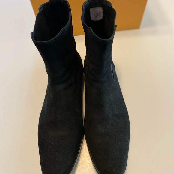 Tod’s Quinn Guiana Beatles Suede Ankle Boots Black - Picture 6 of 6